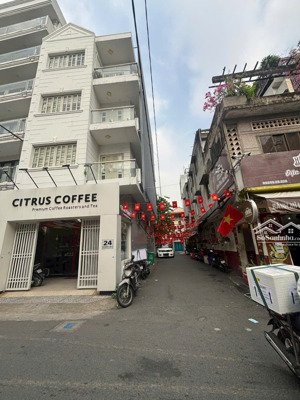 bán góc 2 mặt tiền huỳnh khương ninh - phan ngữ chỉ 439tr/m2 còn thương lượng - ngang 5.5m- 5 tầng