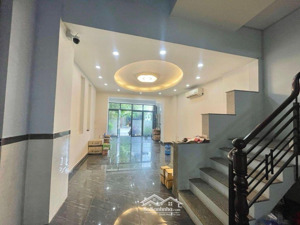 siêu phẩm 5 tầng mtkd mễ cốc - ngay cầu kinh ngang số 2 - cặp trường nguyễn nhược thị