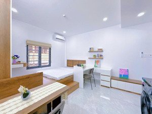 cho thuê căn hộ full nội thất, cửa sổ lớn, máy giặt riêng ngay kế bên vạn hạnh mall, trung tâm q10