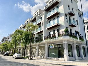 bán shophouse 75m2 mặt phố đi bộ full nội thất sang đẹp. lh: 