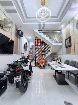 bán nhà mặt tiền nội bộ kdc bình phú gần metro bình phú, 40m2, 4pn, 4 tầng, đường nhựa 6m thông.