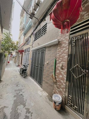 bán nhà rẻ nhất xuân phương 30m2 5 tầng dân tự xây như mới 5.6 tỷ.