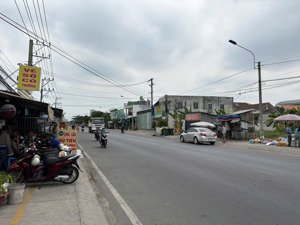 đất đẹp góc 3 mặt tiền tỉnh lộ 832 nhựt chánh, bến lức, dt (872m) có thổ cư, bán giá tốt trước tết