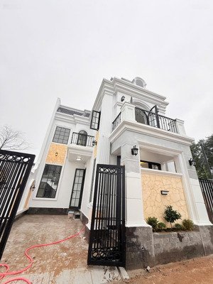 sắp sửa trình làng bộ ba tân cổ điển kiệt vũ ngọc phan. cạnh trục đường vành đai 3 nguyễn hoàng