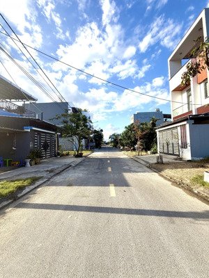 bán lô đất đường nguyễn thành thọ - tđc bình kỳ - hướng đông - song song võ chí công