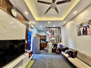 một căn duy nhất bán nhà thạch bàn 59m2 - hơn 8 tỷ - dân xây 5 tầng full nội thất - pháp lý chuẩn