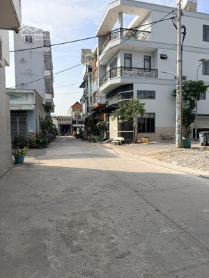 bình tân sát ql1a dt 55m hoàn công full 112m giá tốt nhất khu