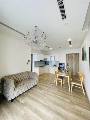 cho thuê 2ngủ tại solforest - trục căn góc duy nhất view được cả sông hồng và bt đảo. ở được luôn