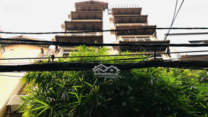 tòa nhà chdv 8m x 12m , kết cấu hầm 8 tầng, dòng tiền 130 triệu/ tháng, giá 31 tỷ thương lượng