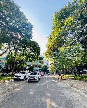 bán nhà mặt tiền kdc phân lô bông sao, 64m2(4x16) 4 tầng 4 pn, kinh doanh/cho thuê 25tr/tháng.