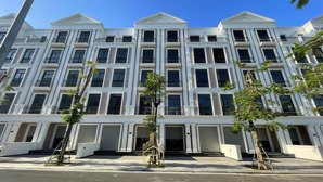 cho thuê nhà phố tại vinhomes grand park, 42 triệu, 126m2, 10pn, 5wc, giá tốt nhất