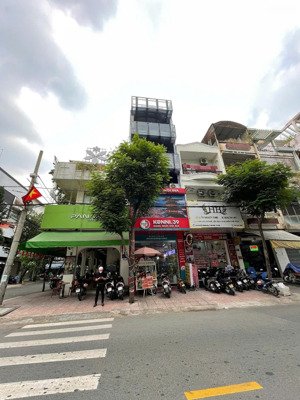 sang nhượng & cho thuê nhà mặt tiền khu sầm uất bàu cát - 161 nguyễn hồng đào, tân bình