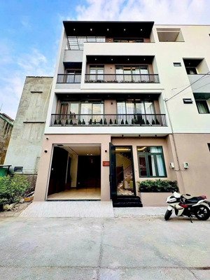 nhà phố ngang 8m cực hiếm xây 4 tầng hẻm 8m đường thạnh lộc 37 ngay ngã tư ga