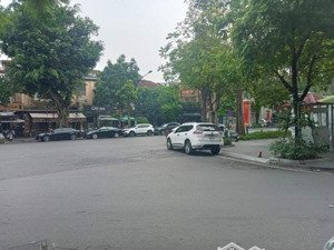 bán đất mặt phố thợ nhuộm hoàn kiếm 490m2 vị trí kim cương - vỉa hè rộng! lh: 