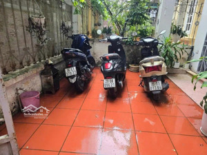 bán đất ba đình, dt 124m2 tặng 3 tầng cũ, trước nhà rộng gần phố ngõ nông, nhà mặt ngõ thẳng tắp