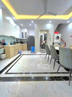 bán nhà cầu giấy có 36 căn hộ mới cho thuê ở, lh 