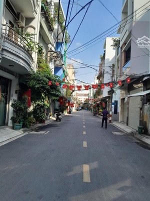 bán nhà 3 tầng , đường lũy bán bích- tân phú. diện tích 60m2. giá 9.8ty. lh 