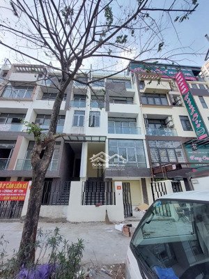 cho thuê nhà khu phân lô pandora triều khúc đất 150m2 xây dựng 100m2 5 tầng thang máy lh 
