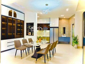 bán siêu phẩm nhà 3 tầng full nội thất mt nguyễn hữu thọ, 82,8m2, cách sân bay 2p đi xe