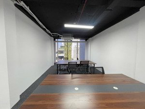 văn phòng 100m2 nguyễn đình chiểu q3 full nội thất mới vào làm việc được ngay