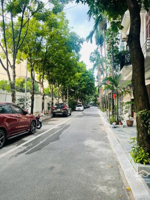 bán nhà 6 tầng phân lô phạm tuấn tài 50m2 vỉa hè ô tô tránh - giá 22.8 tỷ! lh : 