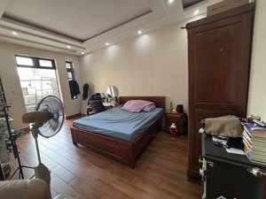 bán nhà : số 11 + 13/ 658 nguyễn văn linh - lê chân - hải phòng