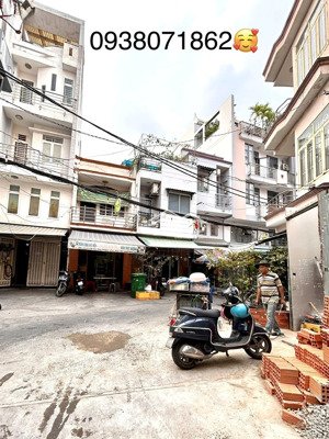 nhà siêu víp- xe hơi đậu cửa, ngang nở hậu 4.8m, đ.tôn thất thuyết- bến vân đồn- nguyễn tất thành.