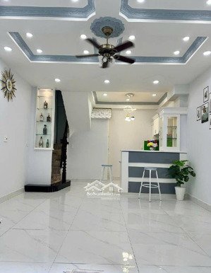 chính chủ bán nhà ,hxh thích quảng đức, sát phan xích long, nhỉnh 6 tỷ