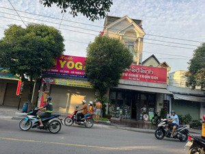 mặt tiền kinh doanh vip ngang 6m; vị trí cực đẹp nguyễn thái học, dĩ an; dt 126m2 tc 100m2