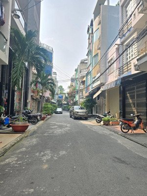 8.2 tỷ nhà lô góc đẹp, gò vấp, ô tô né nhau, ngủ trong nhà, 60m2, 5 tầng full nội thất