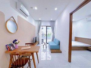 cho thuê cc mini 1pn 1pk 40m2 balcony + thang máy, hầm xe gần hàng xanh, metro tân cảng