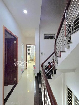 nhà hiếm 4 tầng trung tâm q10,4pn,hẻm 5m vài bước ra mặt tiền .nở hậu tài lộc giá chỉ 9 tỷ 2