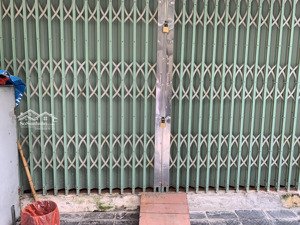 bán tập thể nghĩa tân tầng 1 dt 80m2 hai mặt tiền mỗi mặt 8m kd tốt giá 5,5 tỷ