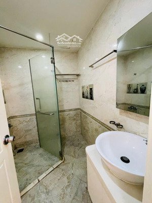bán căn view hồ bơi 2pn, 1wc rẻ nhất sky garden 3 phú mỹ hưng có sẵn hợp đồng thuê 12 triệu
