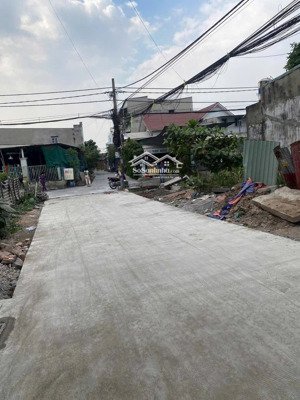 nhà shr 5*21m 1/chợ liên ấp 123 liên hệ xem nhà ạ