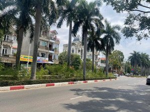 nhà mt kd vip đường gs1 gần siêu thị go dĩ an, giáp làng đại học tp hcm; hiện đang cho thuê 17tr/th