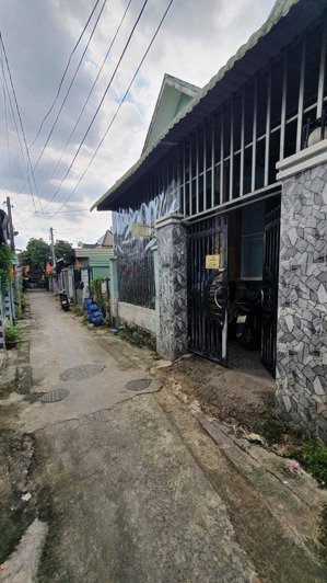 căn nhà dt lớn đường đông minh, gần go dĩ an