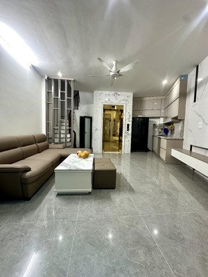 bán nhà phố trân khát chân dt41m x 5,5 tầng thang máy