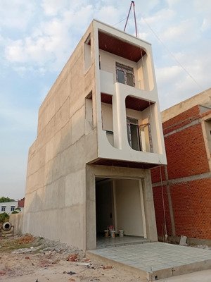 bán nhà 3 tầng mới xây tương bình hiệp- tdm, hẻm xe hơi 7m, đã hoàn công