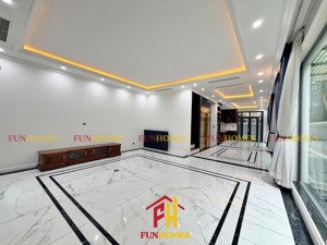 cho thuê biệt thự song lập vinhomes riverside 2, hoàn thiện mới, có thang máy cao cấp