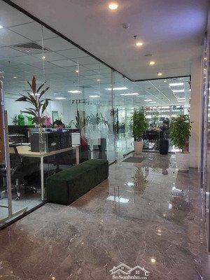 bán tòa nhà văn phòng vip 10 tầng mặt phố đội cấn dòng tiền khủng. 450 tỷ.