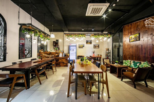 bán nhà hẻm 21 lý chính thắng p.8 q.3 dt: 20 x 21m , 2 lầu thuê giử nhà 80tr/th