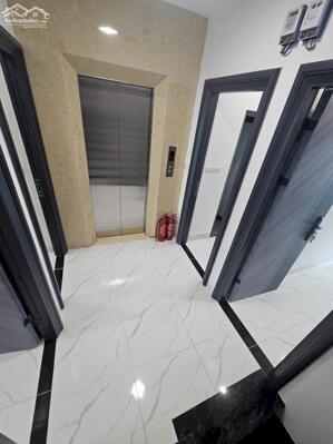 Bán nhà dòng tiền mới cứng, 7 tầng 24 phòng, dòng tiền 130 tr/ 1 tháng, vị trí siêu đẹp