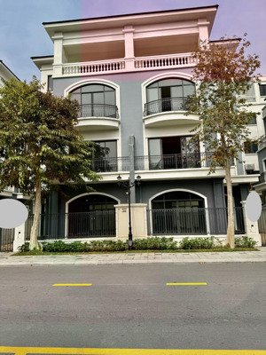 hàng hiếm đẹp nhu ngoc trinh song lập san hô 17 view vườn hoa view bể bơi giá quá ngon sở hữu diệ