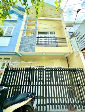 Nhà trệt lầu hoàn công - Trục chính hẻm 388 Nguyễn Văn Cừ