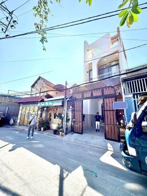 nhà 4m x 22m 3 tầng mặt tiền đường thới an 18 kinh doanh, mở cty rất thuận tiện