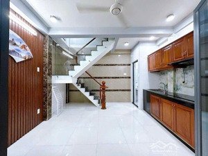 chỉ 4,xty bán nhà ở liền phú nhuận nhỏ tiền nở hậu lộc ngang 4,4m 4tầng huỳnh văn bánh sát q1, q3