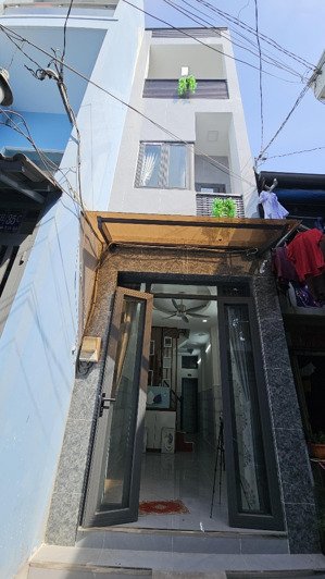 nhà đẹp 3 lầu đúc khu hoài thanh đang mở rộng đường