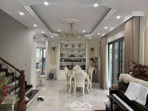 bán căn biệt thự song lập gamuda. đồ siêu đẹp, giá tốt