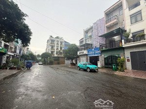 bán đất đường lê văn việt_ phường tăng nhơn phú a _ thủ đức _ 4 x 18 _ giá 7,6 tỷ.